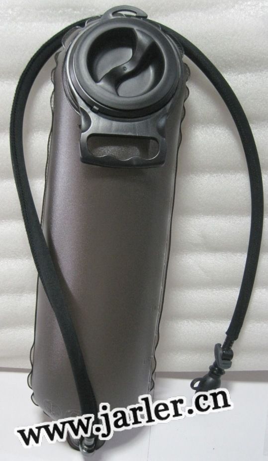 Camel water bag-camo hydration pack-hydration bladder-water bladder, 63W18
